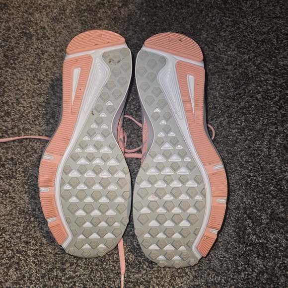 Nike Women's size 9 - Picture 3 of 9